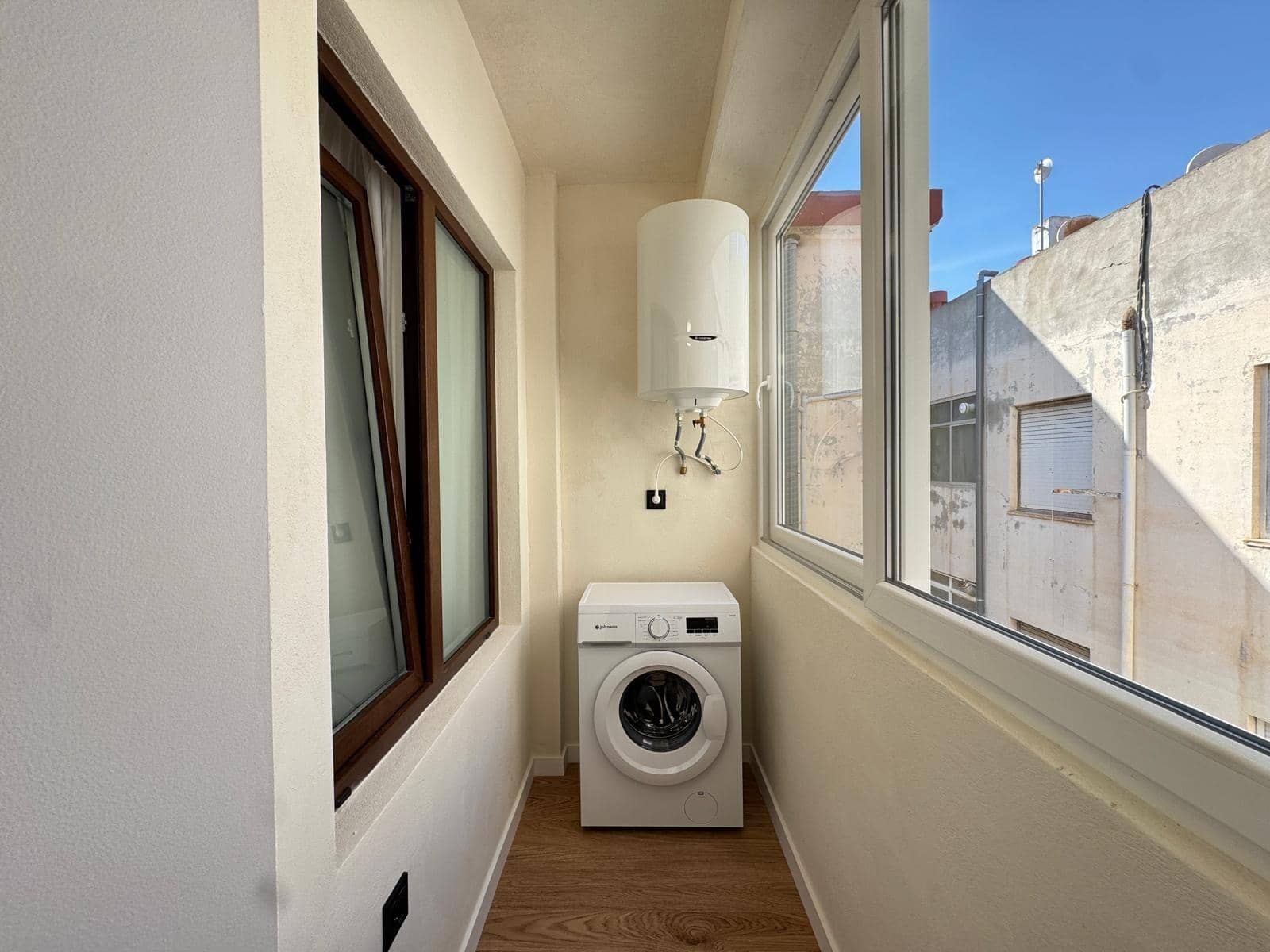 Apartamento de 3 habitaciones en Torrevieja en venta con piscina - 320.000 € (Ref: 9023780)