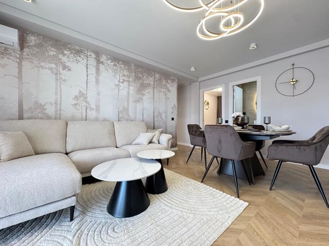 Apartamento de 3 habitaciones en Playa del Acequión, Torrevieja en venta con piscina - 320.000 € (Ref: 9023780)