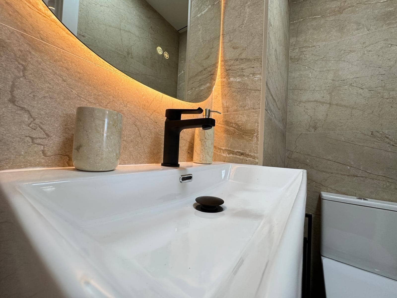 Apartamento de 3 habitaciones en Torrevieja en venta con piscina - 320.000 € (Ref: 9023780)