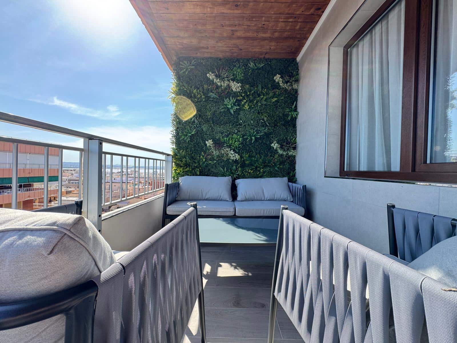 Apartamento de 3 habitaciones en Torrevieja en venta con piscina - 320.000 € (Ref: 9023780)