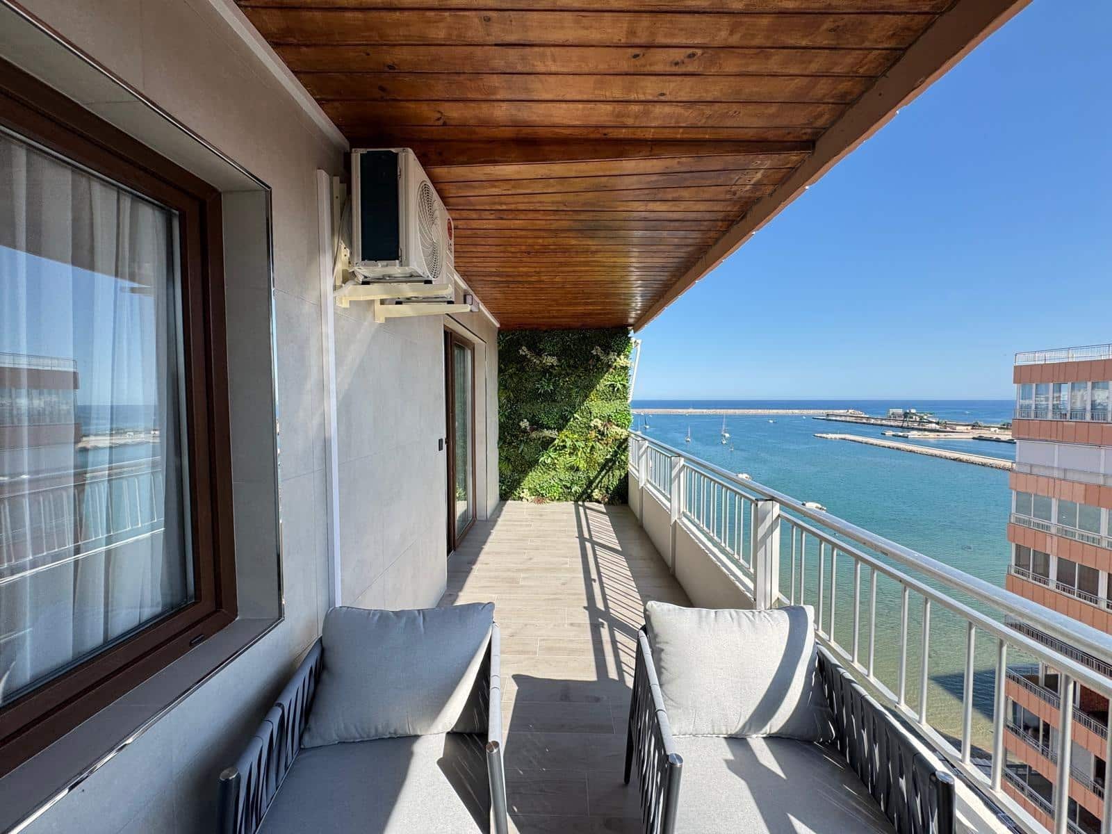 Apartamento de 3 habitaciones en Torrevieja en venta con piscina - 320.000 € (Ref: 9023780)