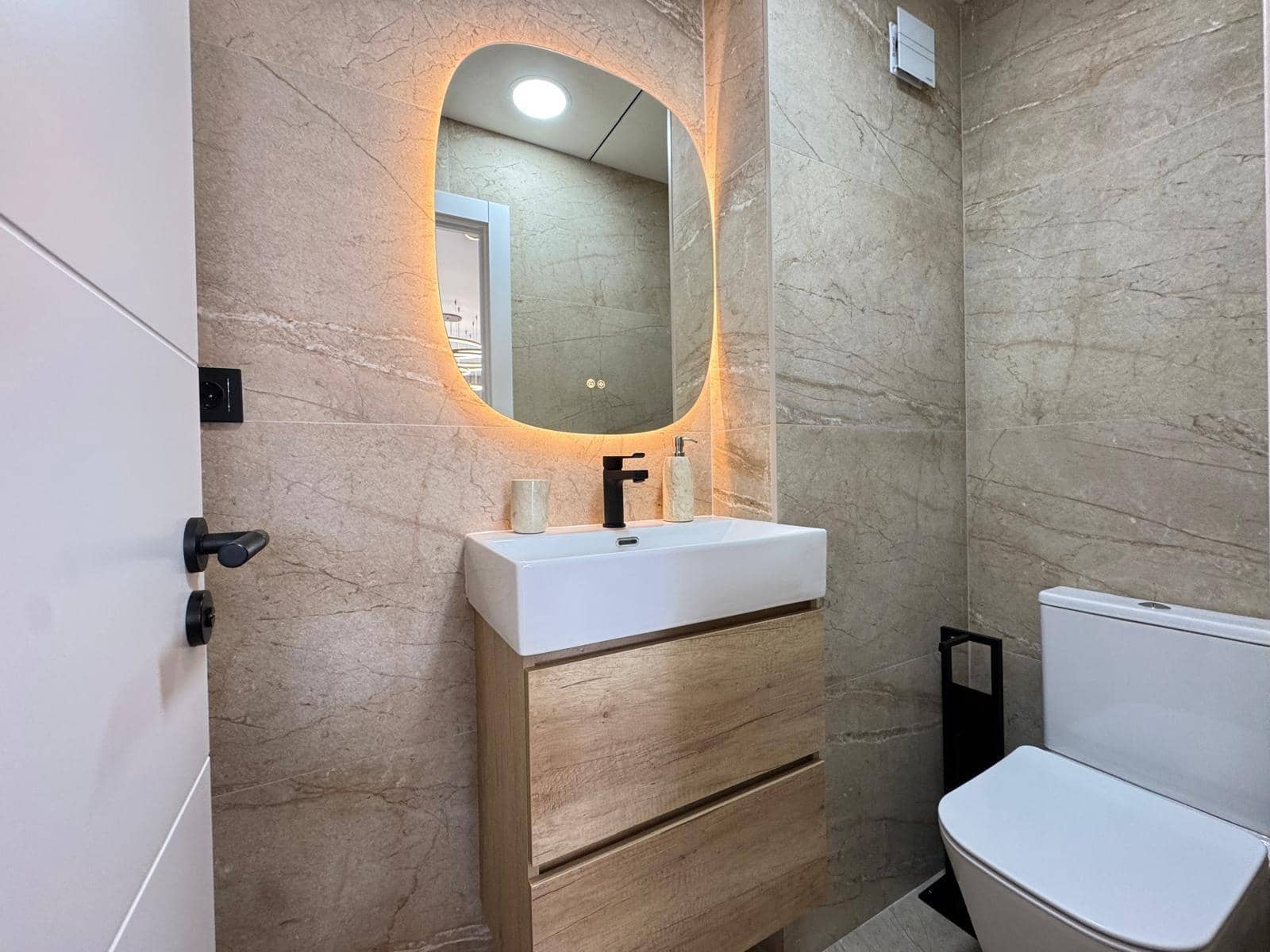 Apartamento de 3 habitaciones en Torrevieja en venta con piscina - 320.000 € (Ref: 9023780)