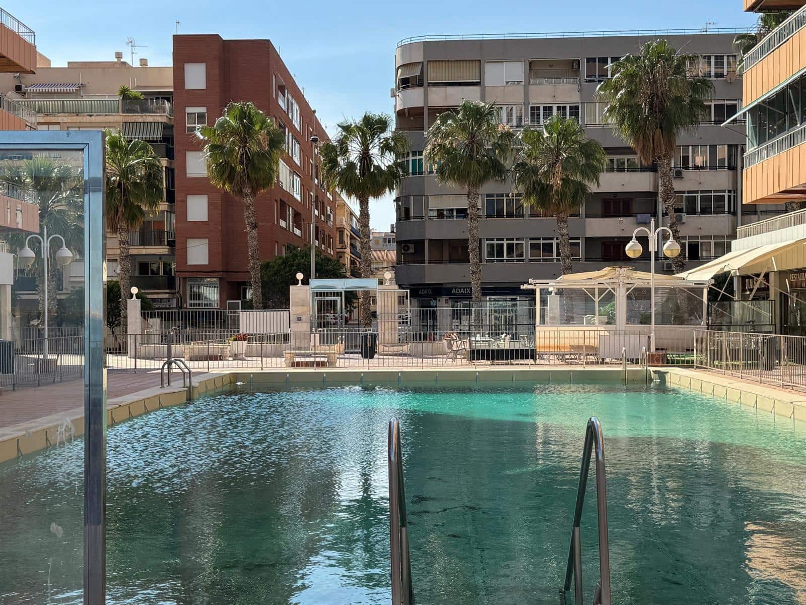 Apartamento de 3 habitaciones en Torrevieja en venta con piscina - 320.000 € (Ref: 9023780)