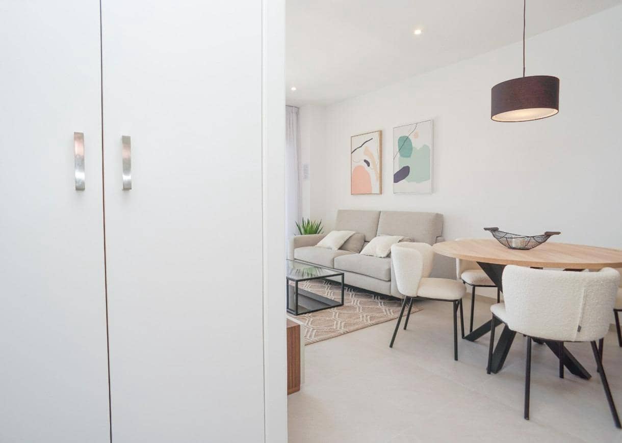 2 soveværelse Lejlighed til salg i Torrevieja med swimmingpool garage - € 285.000 (Ref: 9024191)