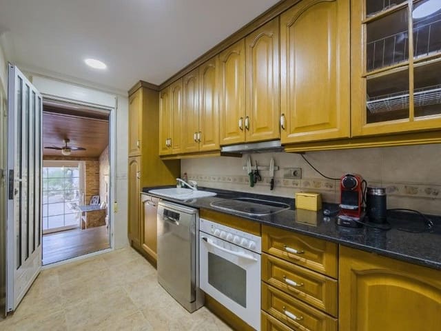 3 quarto Moradia em Banda para venda em Aguas Nuevas, Torrevieja com piscina garagem - 400 000 € (Ref: 9025352)