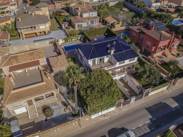 3 quarto Moradia em Banda para venda em Aguas Nuevas, Torrevieja com piscina garagem - 400 000 € (Ref: 9025352)