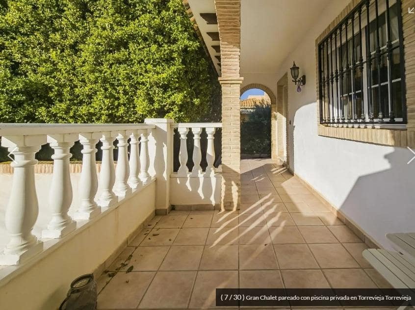 3 quarto Moradia em Banda para venda em Aguas Nuevas com piscina garagem - 400 000 € (Ref: 9025352)