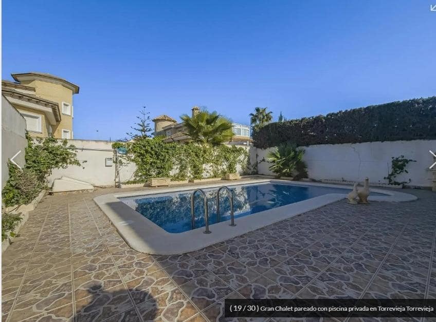 3 quarto Moradia em Banda para venda em Aguas Nuevas com piscina garagem - 400 000 € (Ref: 9025352)