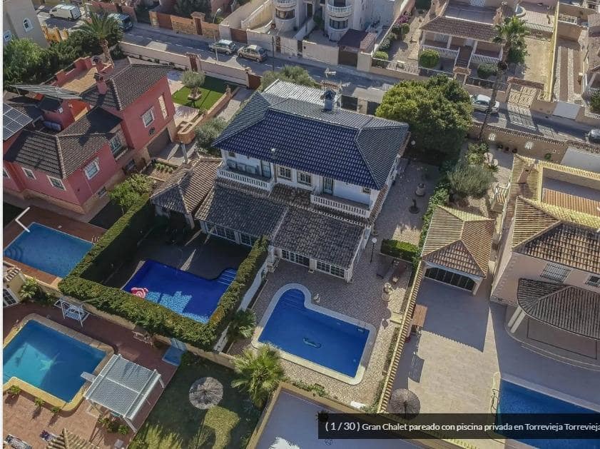 3 quarto Moradia em Banda para venda em Aguas Nuevas com piscina garagem - 400 000 € (Ref: 9025352)