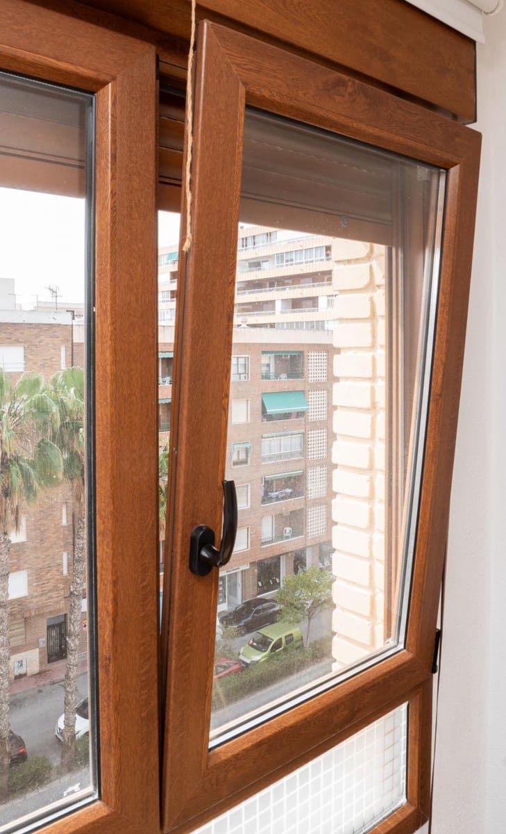 3 makuuhuone Kattohuoneisto myytävänä paikassa Torrevieja - 181 000 € (Ref: 9035943)