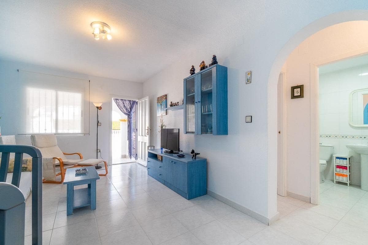 2 soveværelse Bungalow til salg i La Florida med swimmingpool - € 149.900 (Ref: 9037952)