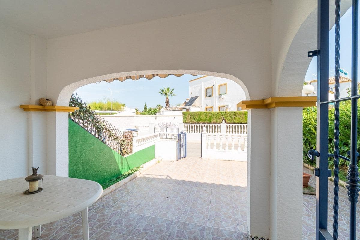 2 soveværelse Bungalow til salg i La Florida med swimmingpool - € 149.900 (Ref: 9037952)