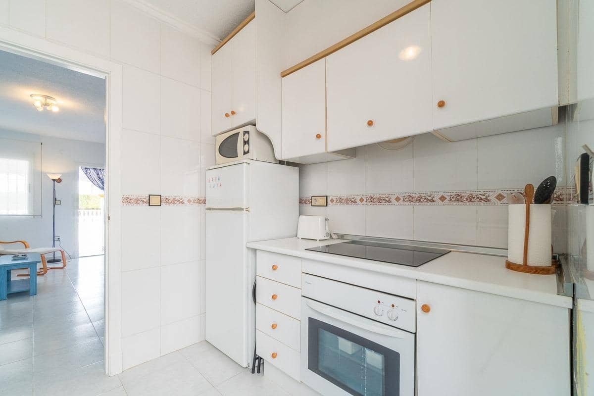 2 soveværelse Bungalow til salg i La Florida med swimmingpool - € 149.900 (Ref: 9037952)