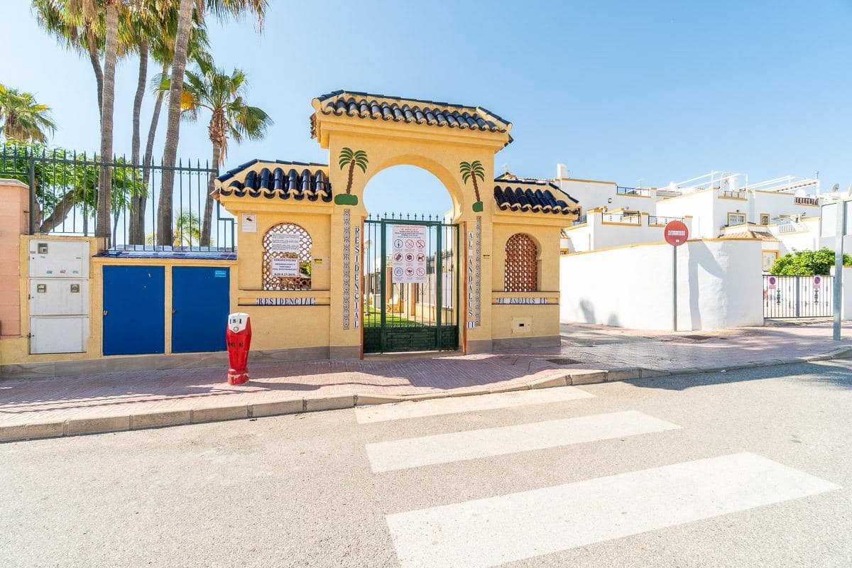 2 soveværelse Bungalow til salg i La Florida med swimmingpool - € 149.900 (Ref: 9037952)