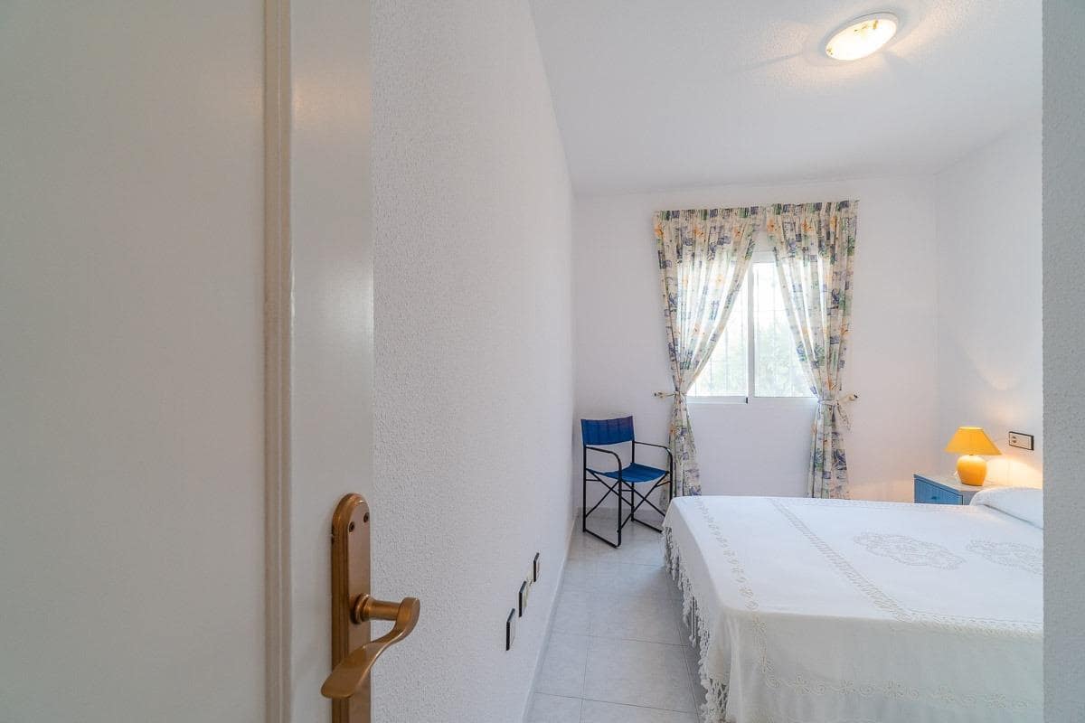 2 soveværelse Bungalow til salg i La Florida med swimmingpool - € 149.900 (Ref: 9037952)