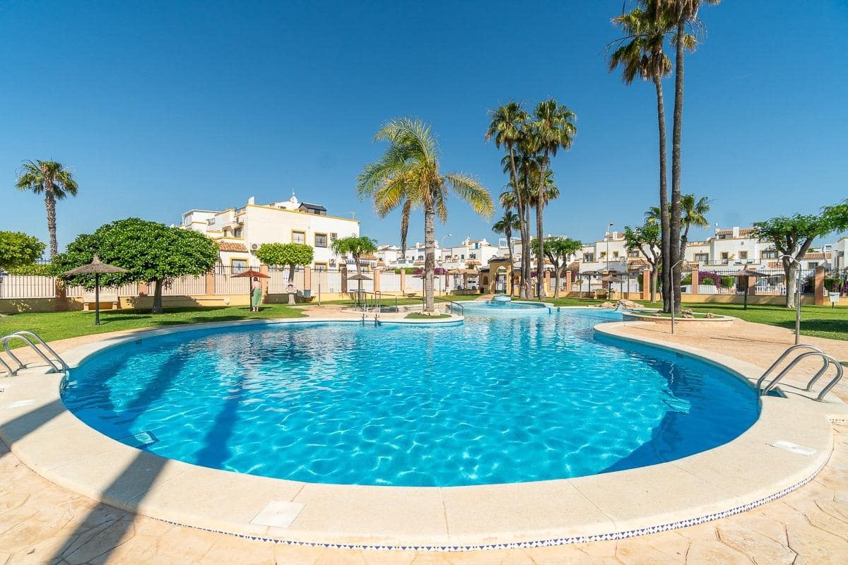 2 soveværelse Bungalow til salg i La Florida med swimmingpool - € 149.900 (Ref: 9037952)