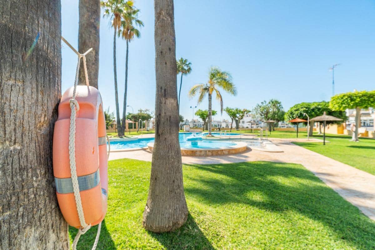 2 soveværelse Bungalow til salg i La Florida med swimmingpool - € 149.900 (Ref: 9037952)