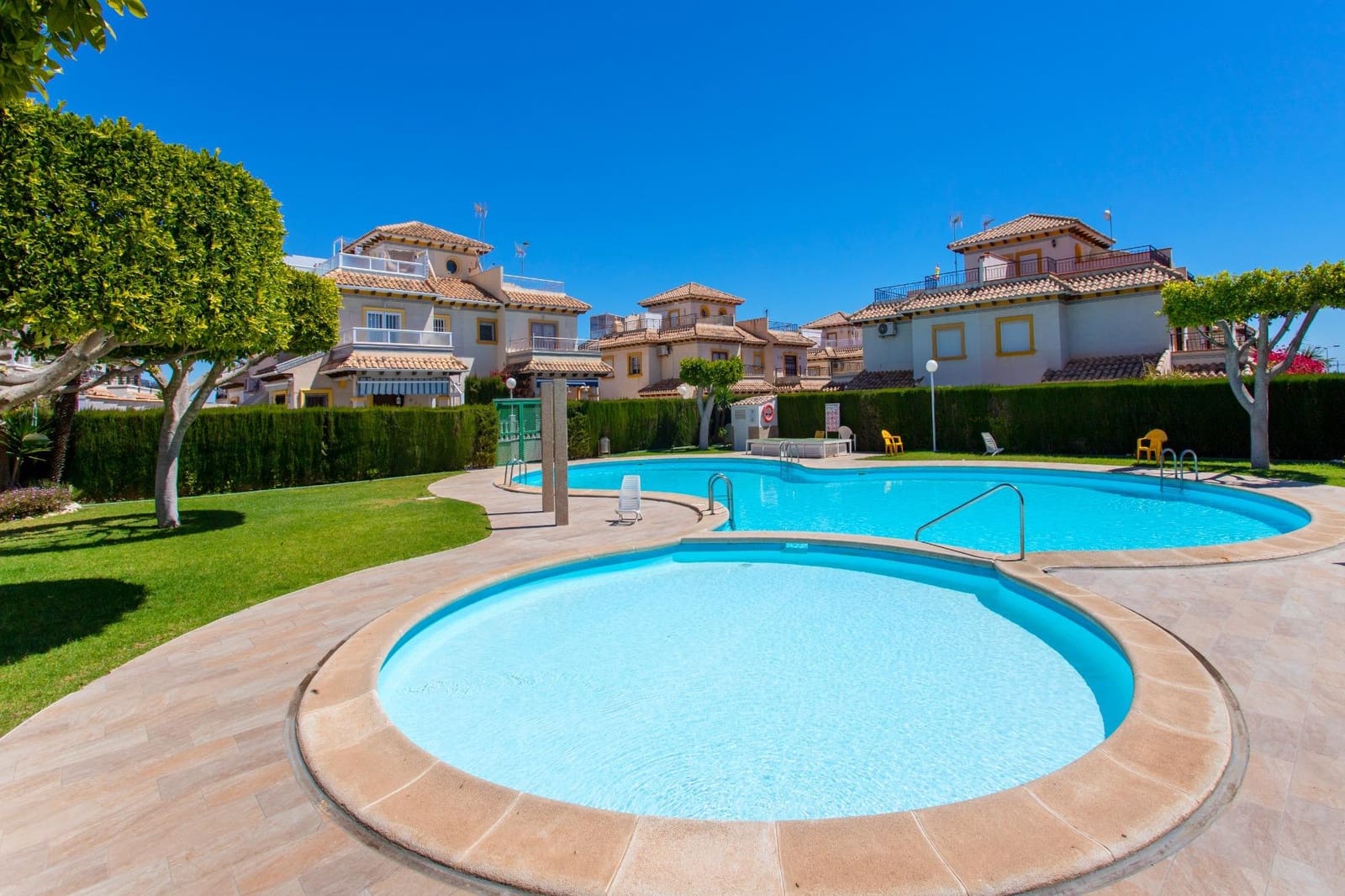 2 soverom Bungalow til salgs i Orihuela Costa med svømmebasseng - € 195 000 (Ref: 9057790)