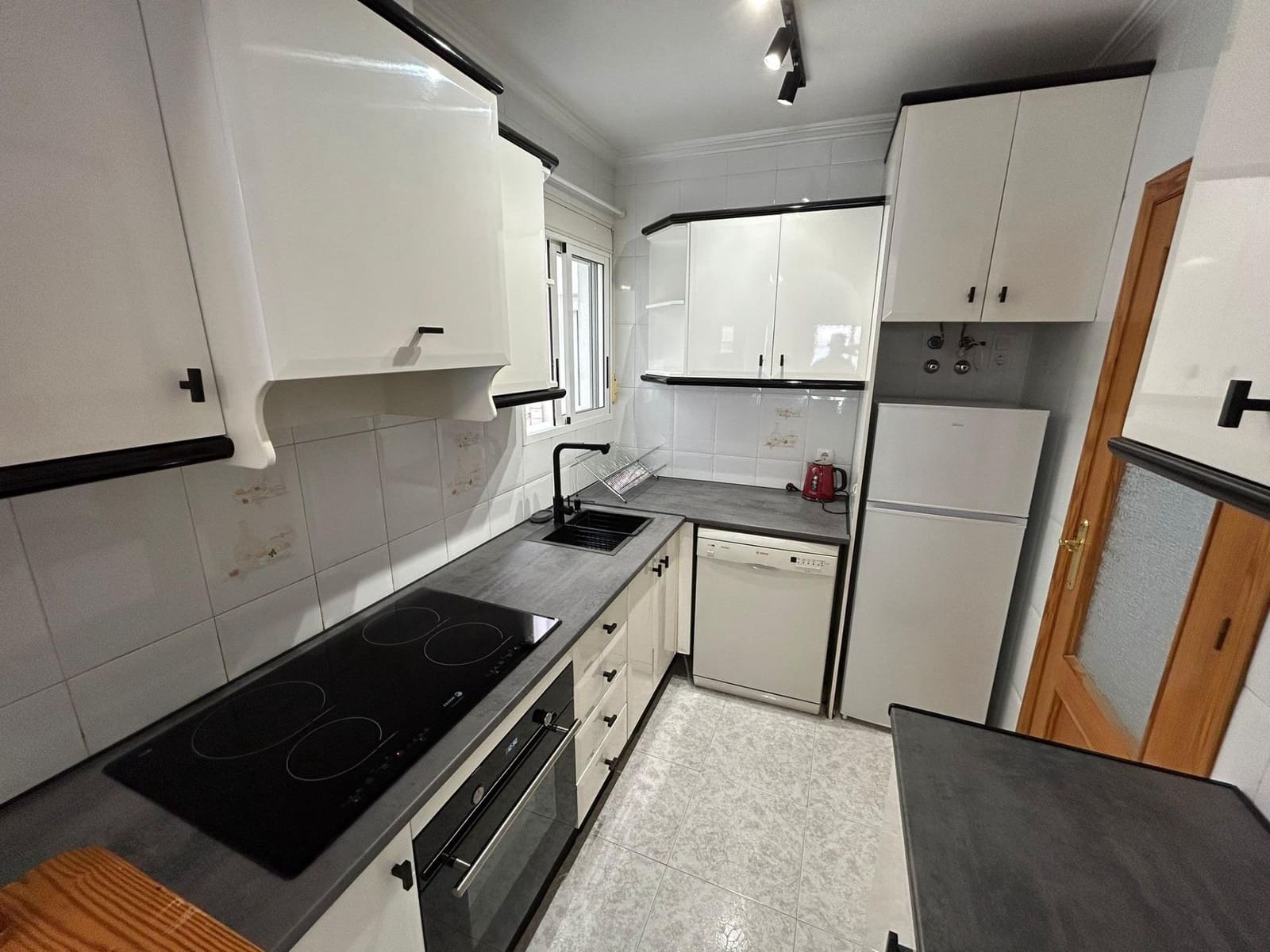 Apartamento de 2 habitaciones en Torrevieja en venta - 157.900 € (Ref: 9057791)