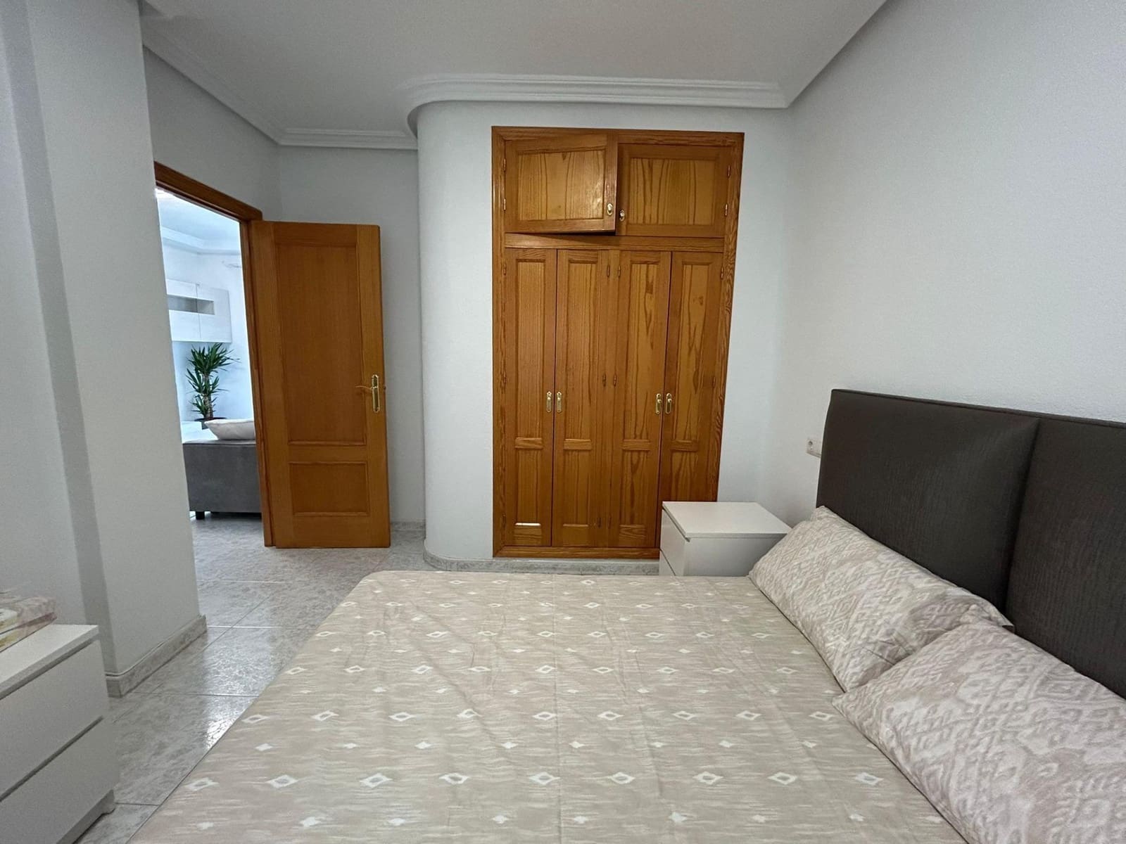 Apartamento de 2 habitaciones en Torrevieja en venta - 157.900 € (Ref: 9057791)
