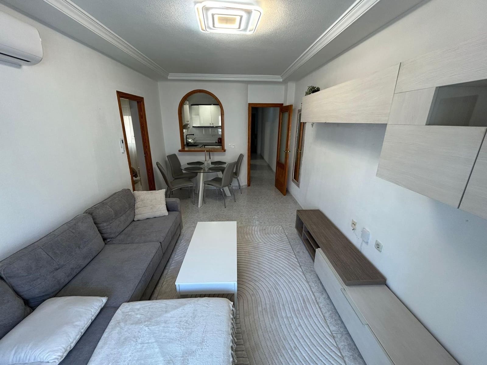 Apartamento de 2 habitaciones en Torrevieja en venta - 157.900 € (Ref: 9057791)