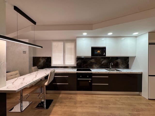 3 makuuhuone Huoneisto myytävänä paikassa Playa del Cura, Torrevieja - 280 000 € (Ref: 9059619)