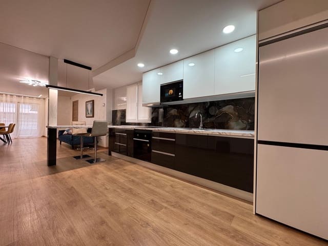 3 makuuhuone Huoneisto myytävänä paikassa Playa del Cura, Torrevieja - 280 000 € (Ref: 9059619)