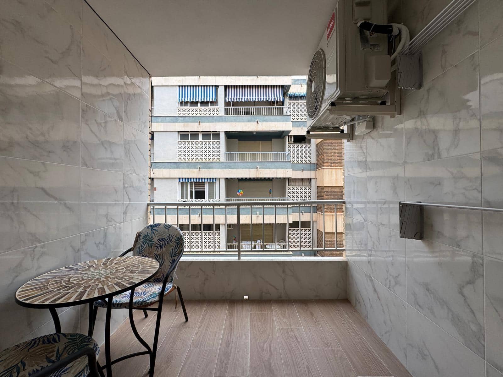 3 makuuhuone Huoneisto myytävänä paikassa Torrevieja - 280 000 € (Ref: 9059619)