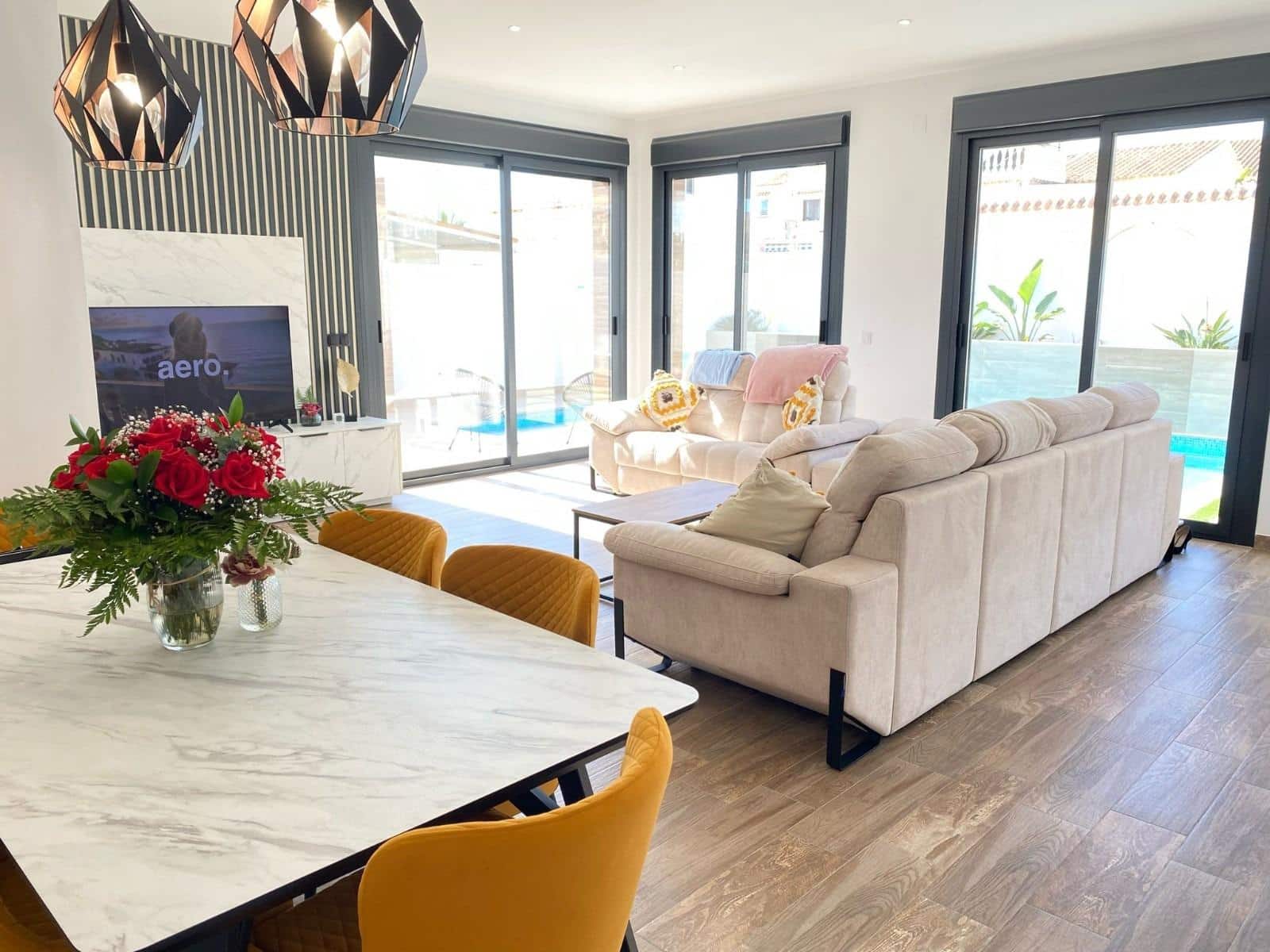 3 bedroom Villa for sale in Villamartin with pool - € 619,000 (Ref: 9059620)