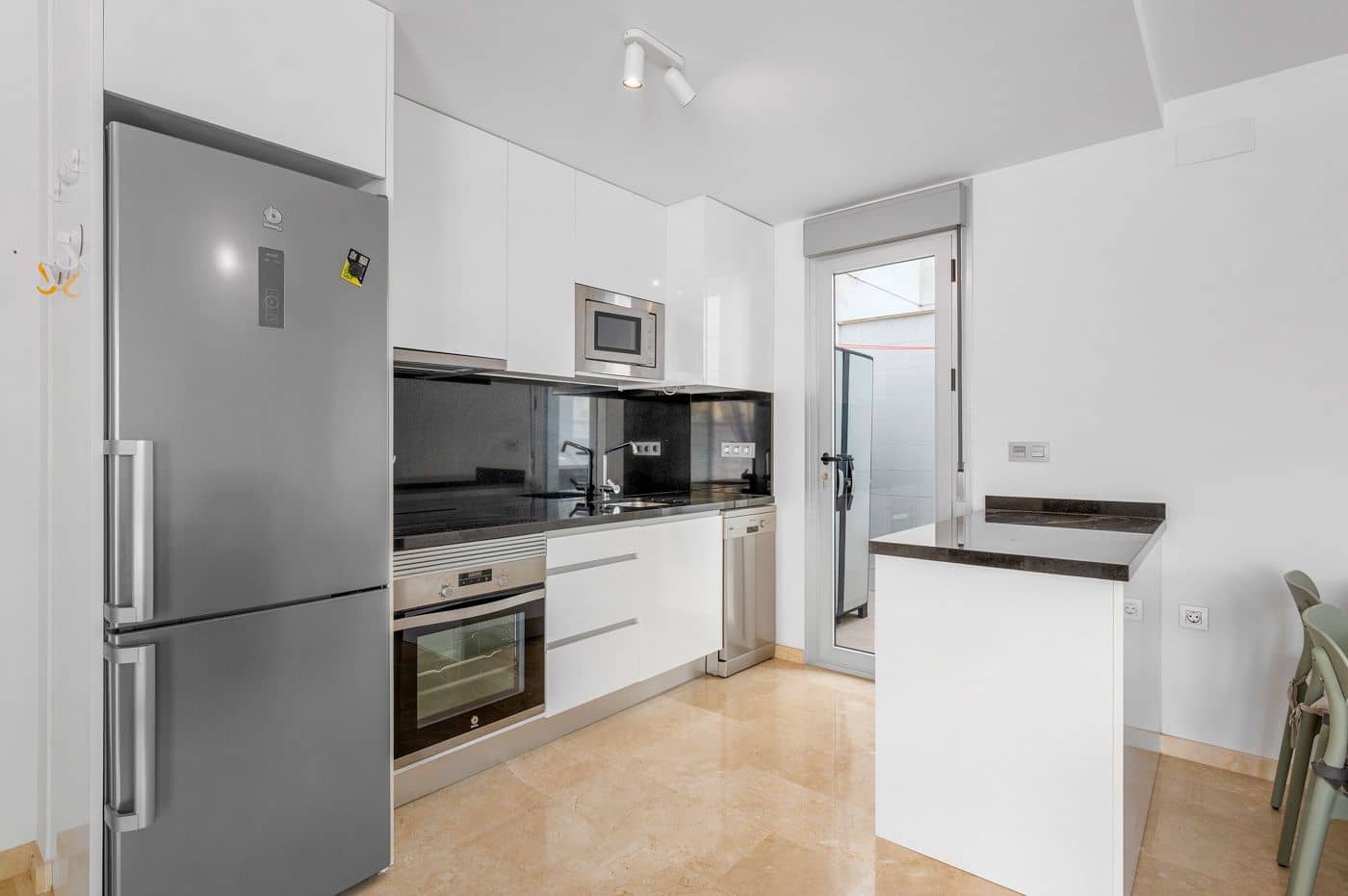 2 Zimmer Apartment zu verkaufen in Orihuela Costa mit Pool Garage - 174.900 € (Ref: 9076312)