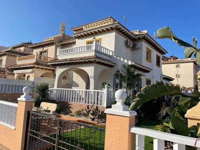 Chalet de 2 habitaciones en Lomas de Cabo Roig - Los Dolses, Orihuela en venta con piscina - 285.000 € (Ref: 9076314)