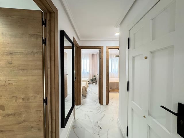 4 makuuhuone Huoneisto myytävänä paikassa Centro, Torrevieja - 247 000 € (Ref: 9096157)