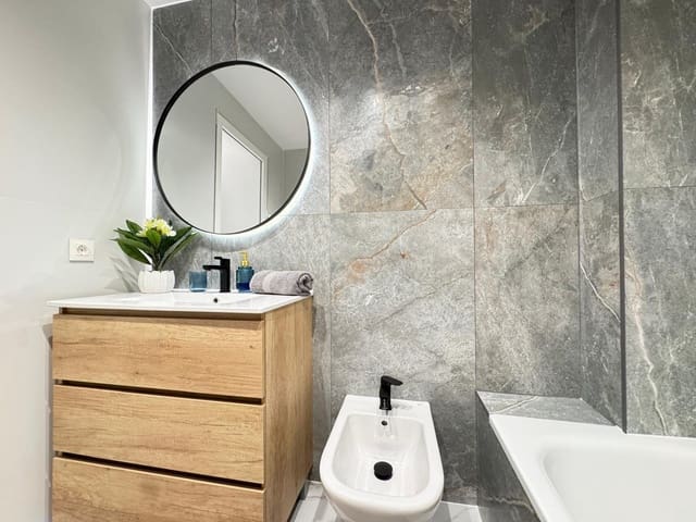 4 makuuhuone Huoneisto myytävänä paikassa Centro, Torrevieja - 247 000 € (Ref: 9096157)