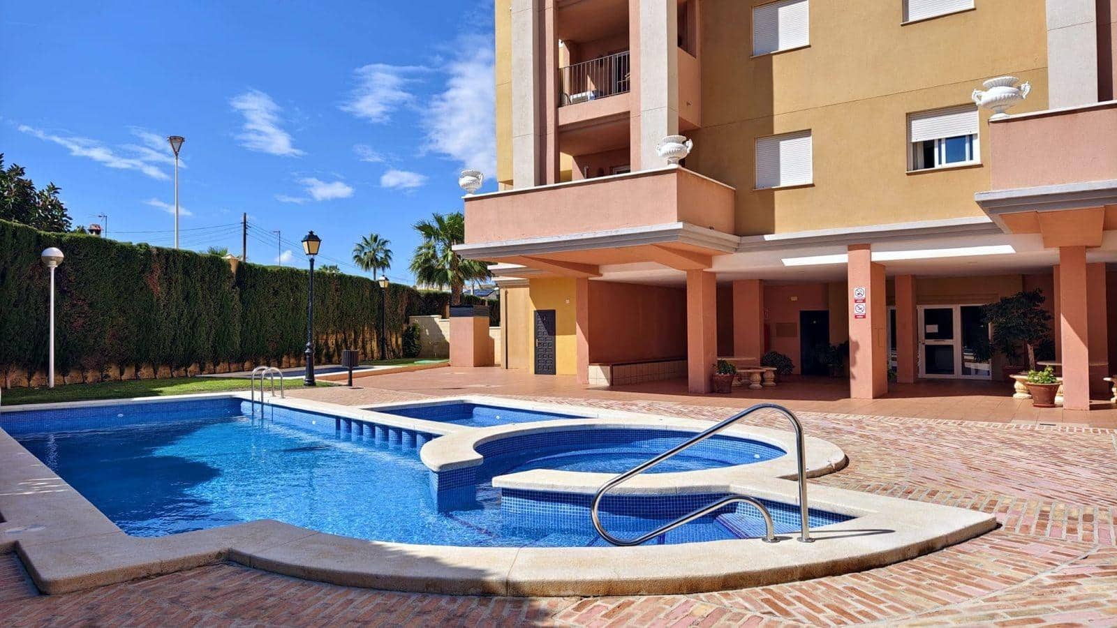 2 soveværelse Lejlighed til salg i Torrevieja med swimmingpool - € 199.900 (Ref: 9104810)