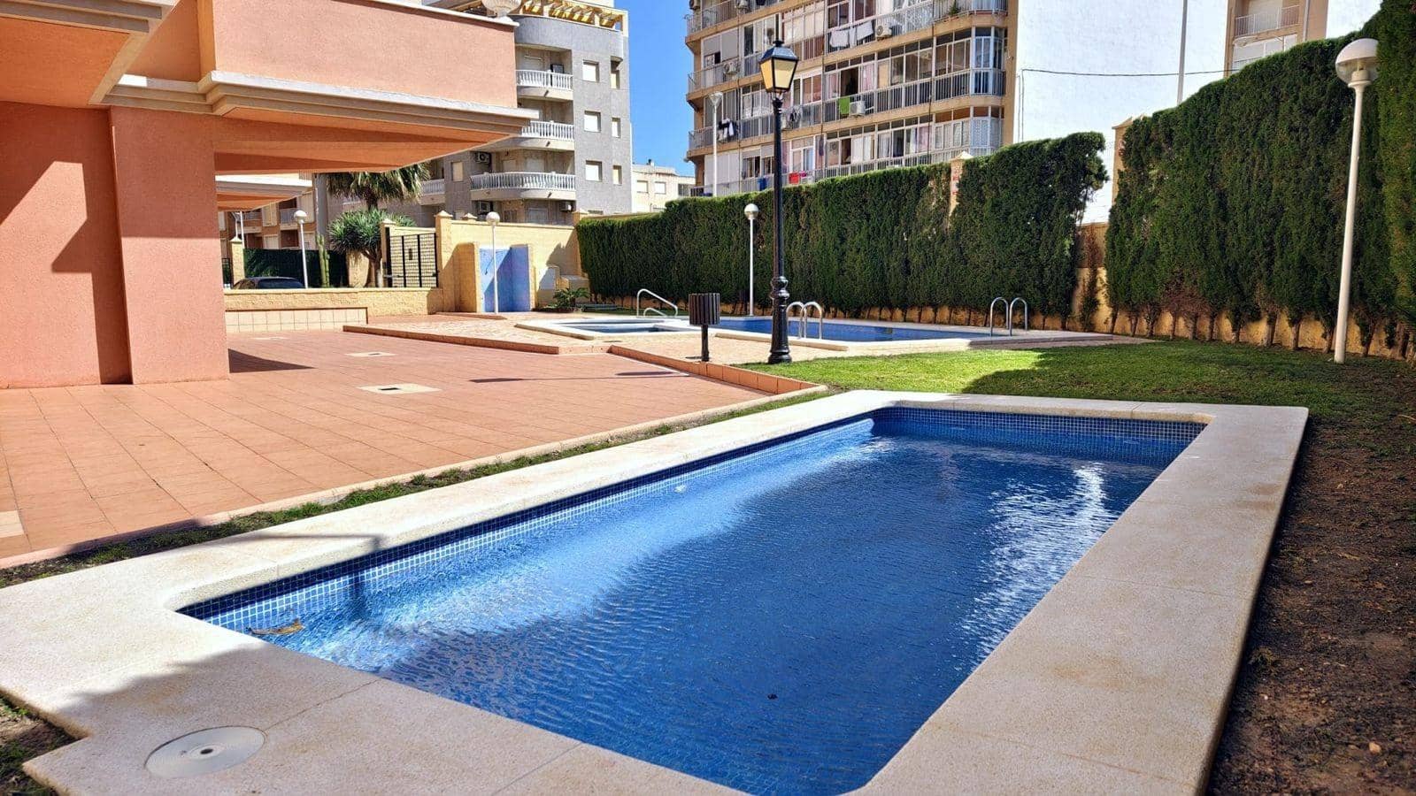 2 soveværelse Lejlighed til salg i Torrevieja med swimmingpool - € 199.900 (Ref: 9104810)