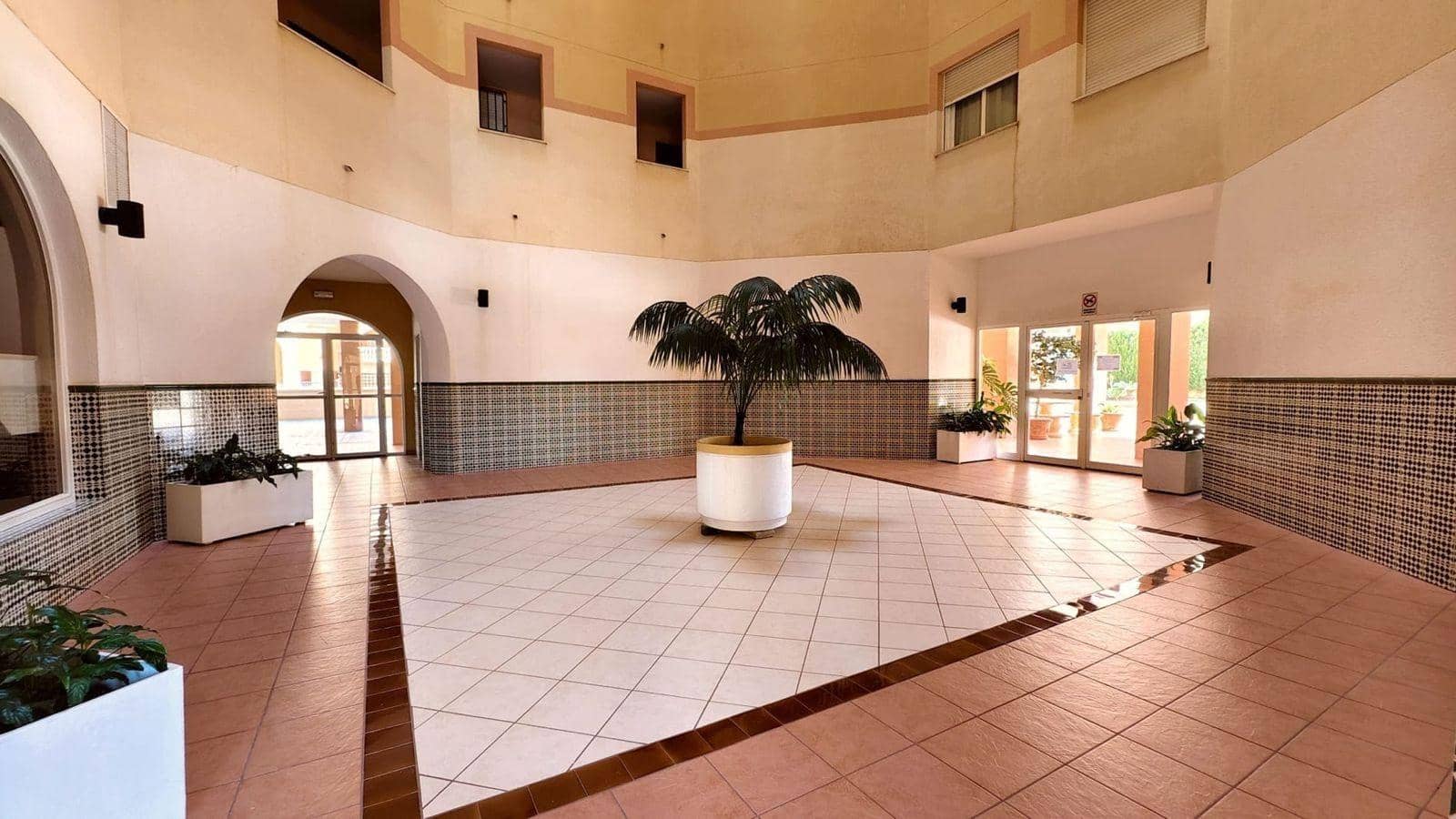 2 soveværelse Lejlighed til salg i Torrevieja med swimmingpool - € 199.900 (Ref: 9104810)