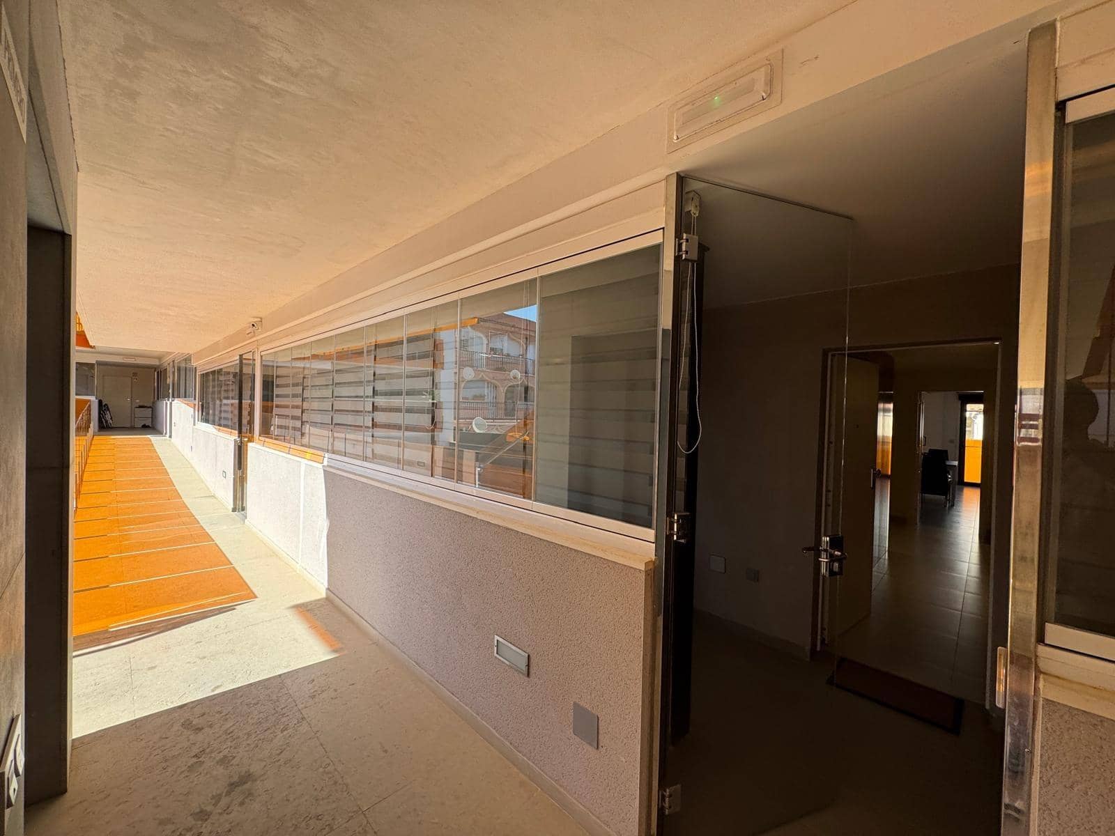 3 slaapkamer Appartement te koop in Torrevieja met zwembad - € 399.000 (Ref: 9104818)