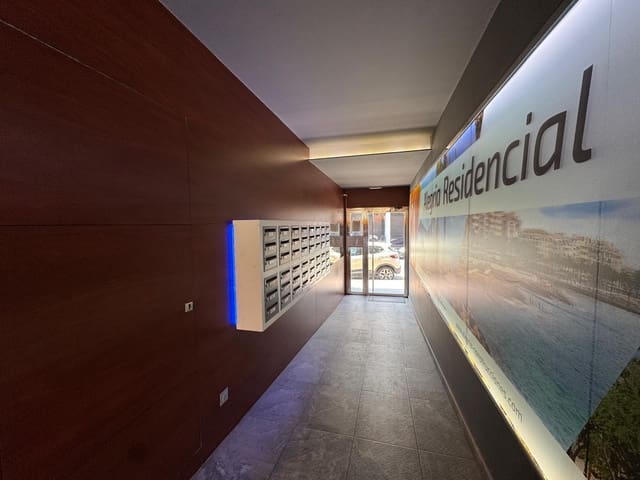 3 slaapkamer Appartement te koop in Playa de los Locos, Torrevieja met zwembad - € 399.000 (Ref: 9104818)