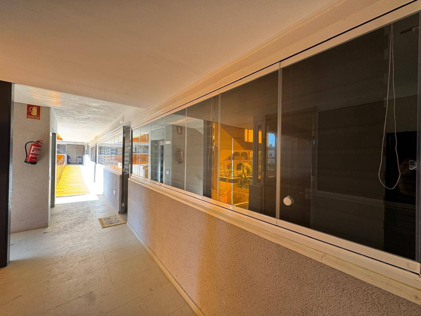 3 slaapkamer Appartement te koop in Torrevieja met zwembad - € 399.000 (Ref: 9104818)