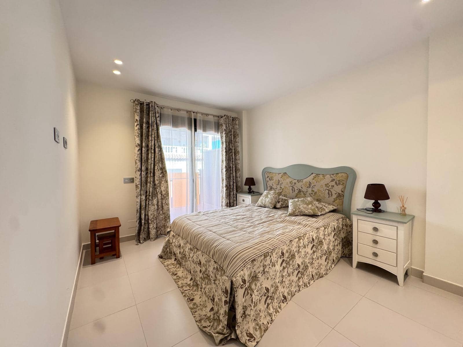 3 slaapkamer Appartement te koop in Torrevieja met zwembad - € 399.000 (Ref: 9104818)