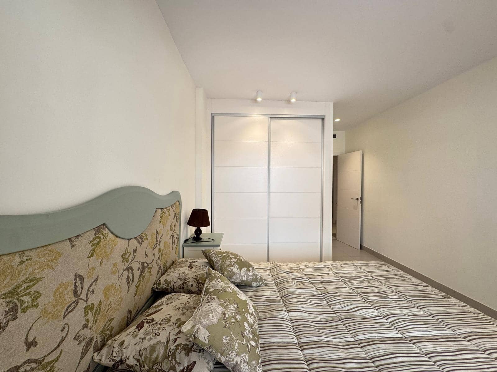 3 slaapkamer Appartement te koop in Torrevieja met zwembad - € 399.000 (Ref: 9104818)