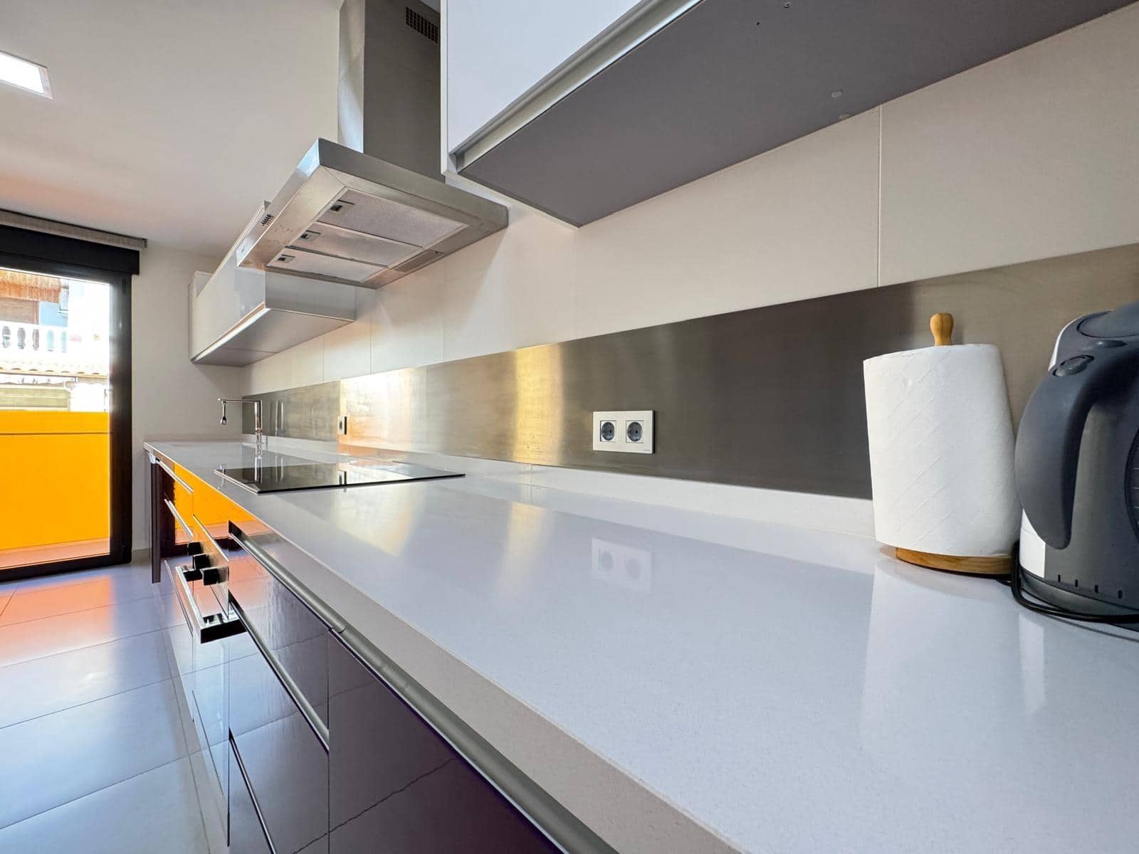 3 slaapkamer Appartement te koop in Torrevieja met zwembad - € 399.000 (Ref: 9104818)