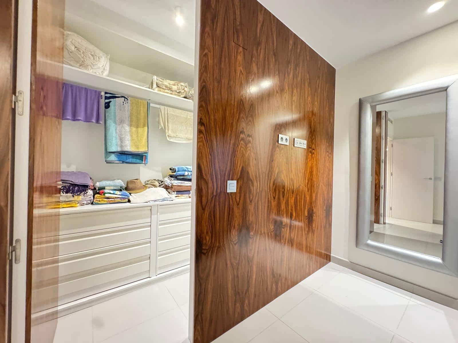 3 slaapkamer Appartement te koop in Torrevieja met zwembad - € 399.000 (Ref: 9104818)