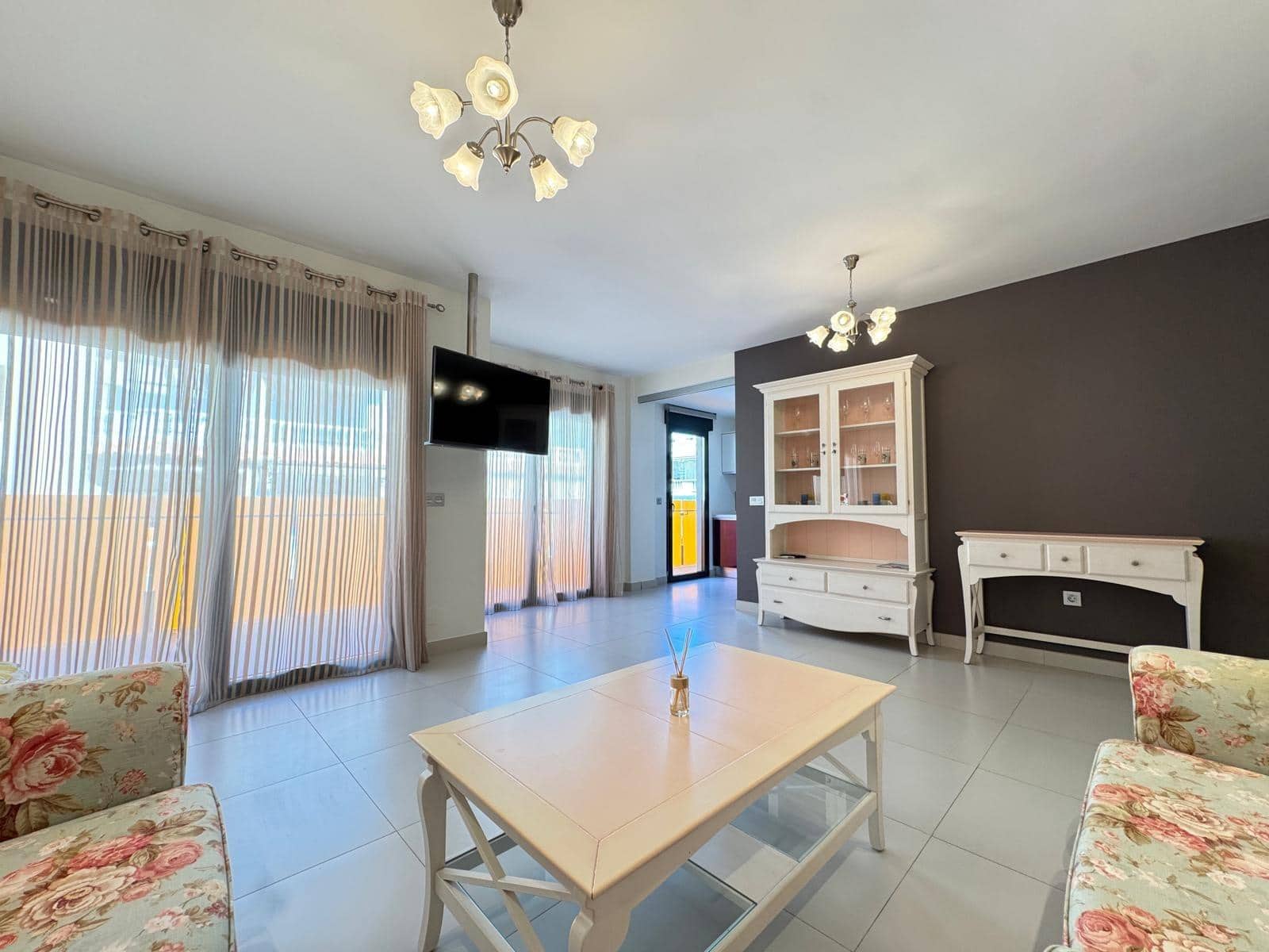 3 slaapkamer Appartement te koop in Torrevieja met zwembad - € 399.000 (Ref: 9104818)