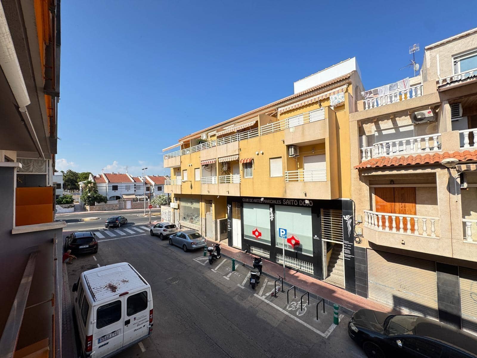 3 slaapkamer Appartement te koop in Torrevieja met zwembad - € 399.000 (Ref: 9104818)