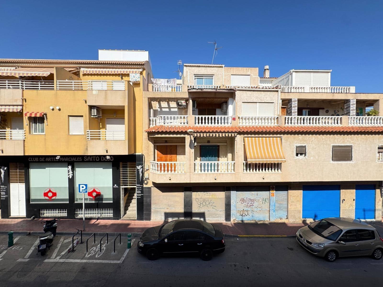 3 slaapkamer Appartement te koop in Torrevieja met zwembad - € 399.000 (Ref: 9104818)