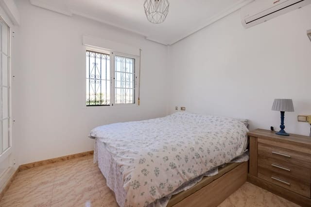 3 quarto Moradia para venda em Villamartín - Las Filipinas, Orihuela com piscina - 225 000 € (Ref: 9116302)