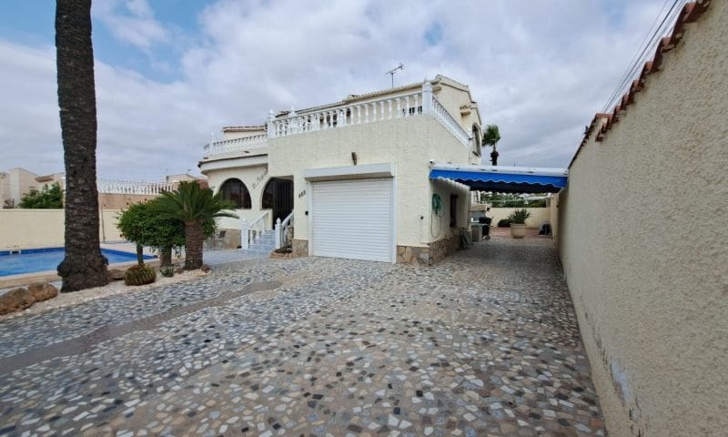 Chalet de 3 habitaciones en Ciudad Quesada en venta con piscina garaje - 375.000 € (Ref: 9116308)