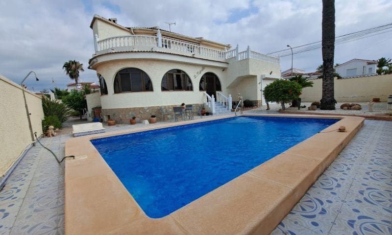 Chalet de 3 habitaciones en Ciudad Quesada en venta con piscina garaje - 375.000 € (Ref: 9116308)