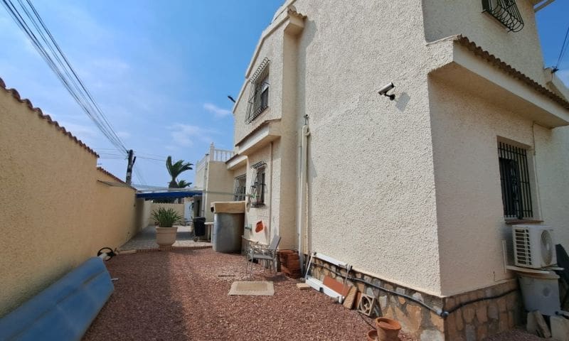 Chalet de 3 habitaciones en Ciudad Quesada en venta con piscina garaje - 375.000 € (Ref: 9116308)
